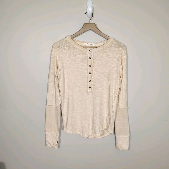 We The Free By Free Peo ple Phoebe Henley Top Medium NWOT - Picture 3 of 13